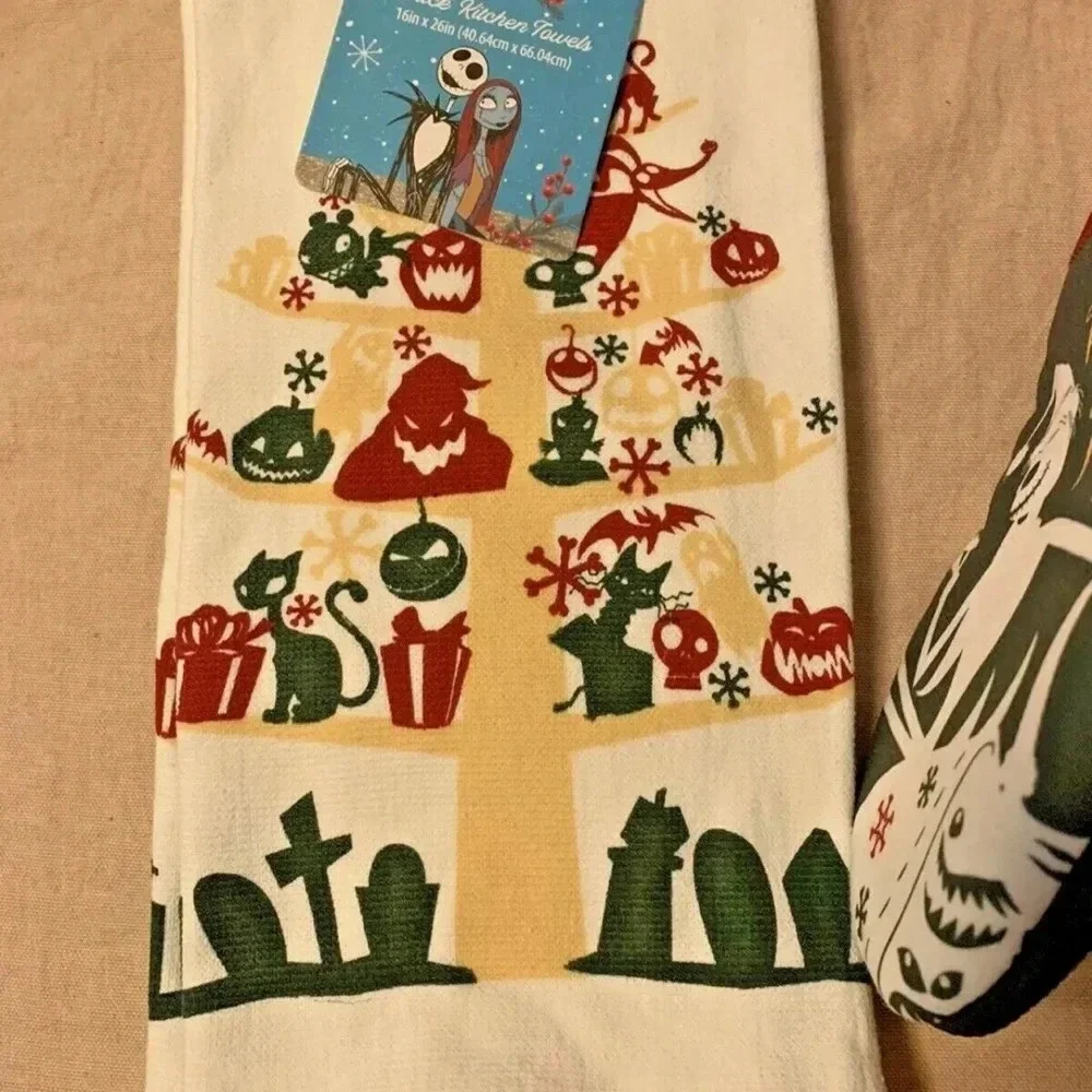NEW Disney Home The Nightmare Before Christmas 4pc Kitchen Linen Set